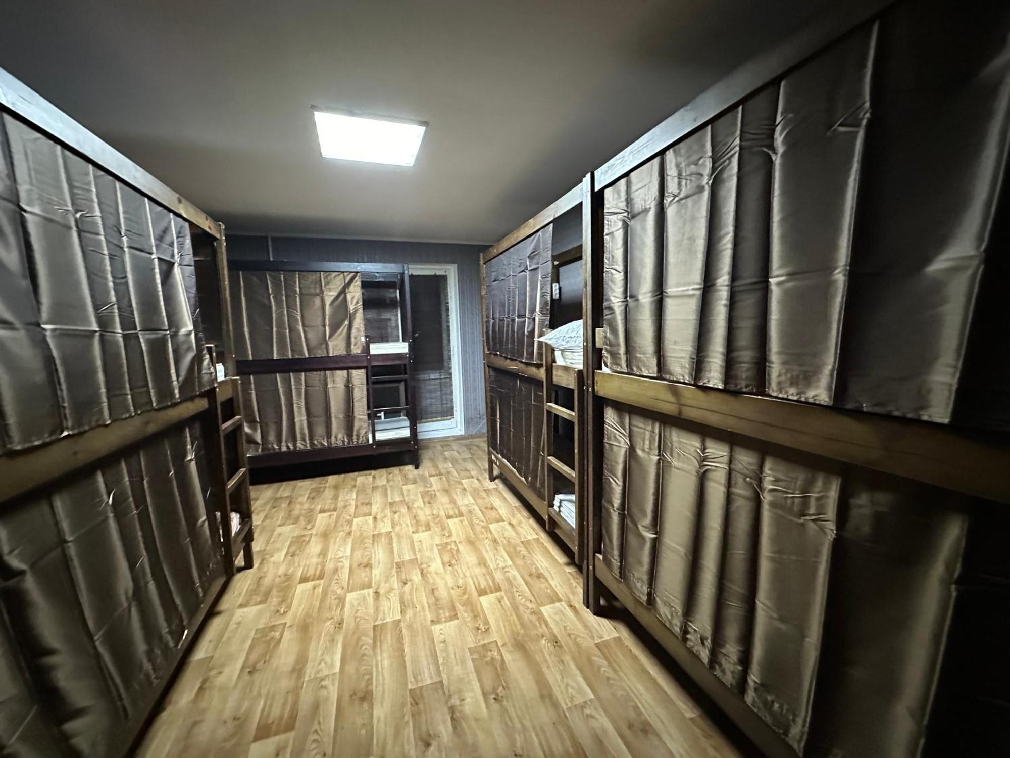 Ararat-Poznyaki Hostel キエフ エクステリア 写真